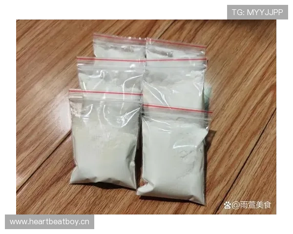 杨瀚森家里冰箱贴都是蛋白粉包装剪的 杨瀚森家里冰箱贴都是蛋白粉包装剪的